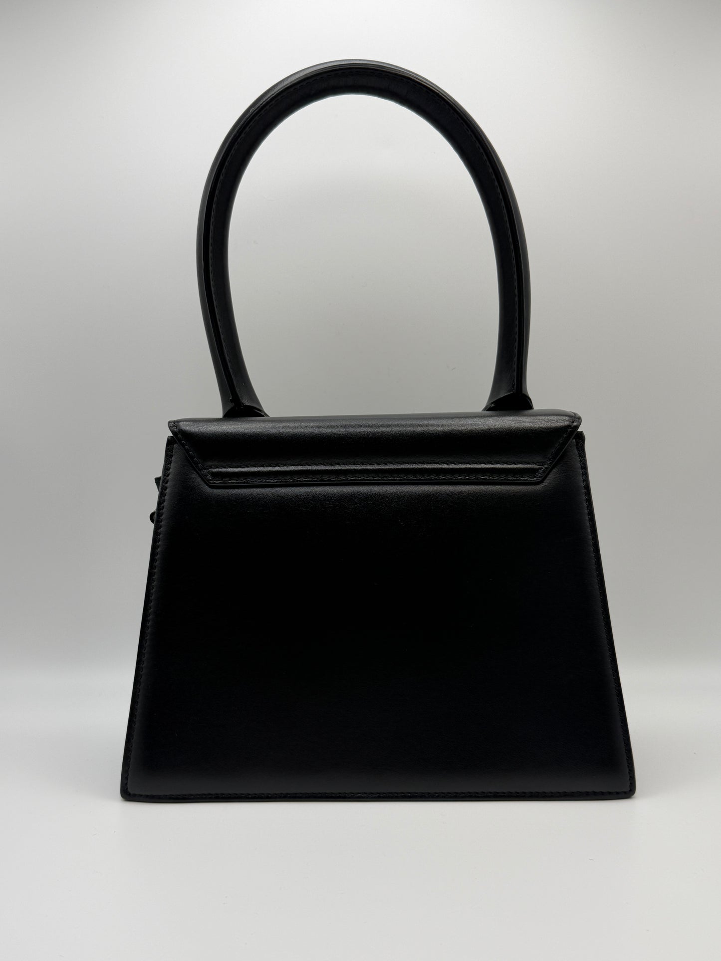 Jacquemus Le Grand Chiquito