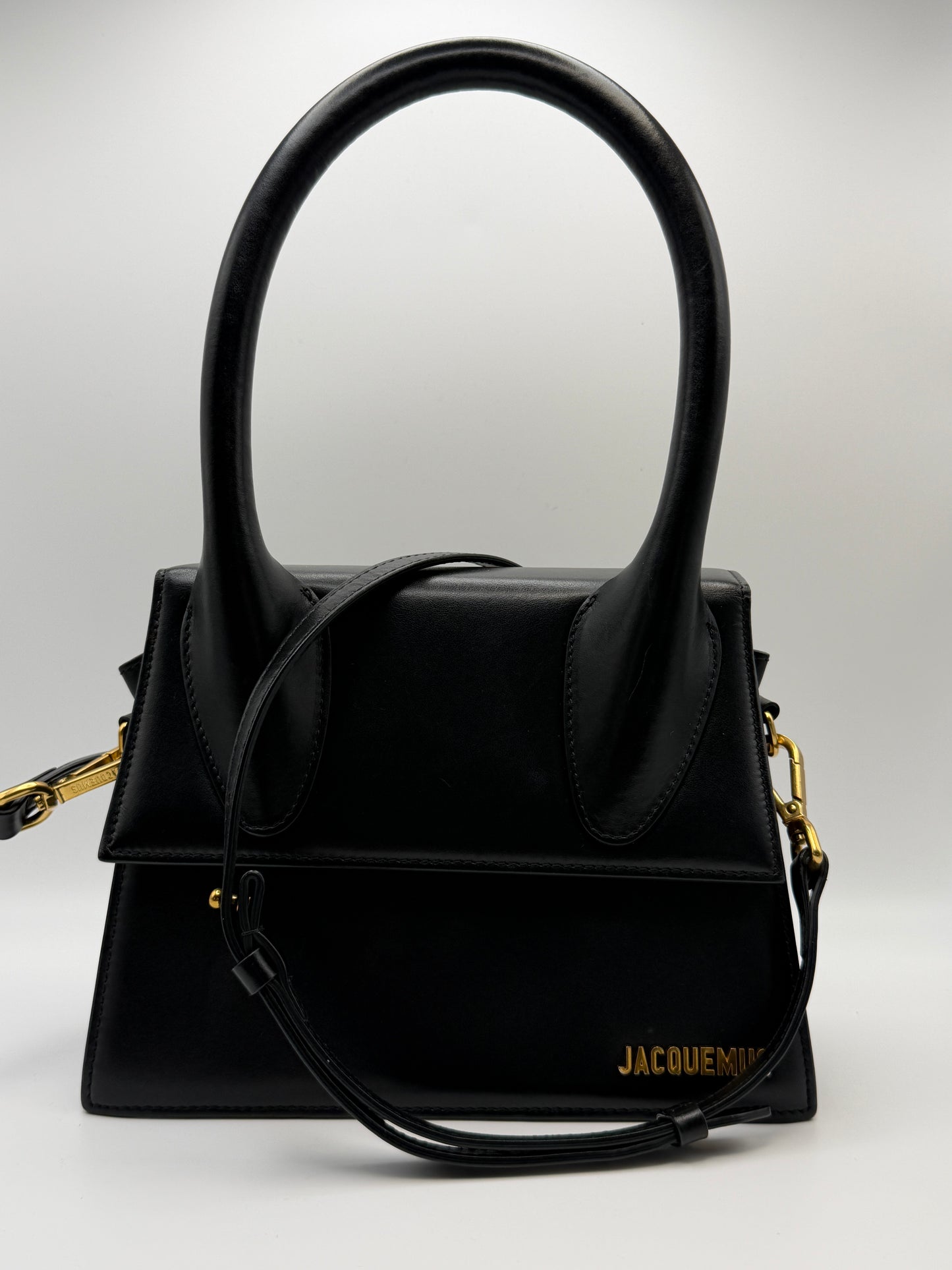 Jacquemus Le Grand Chiquito