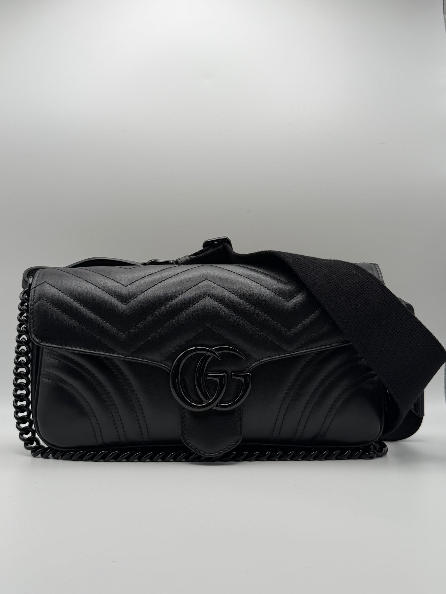 Borsa Gucci GG Marmont a spalla in pelle nera matelassé