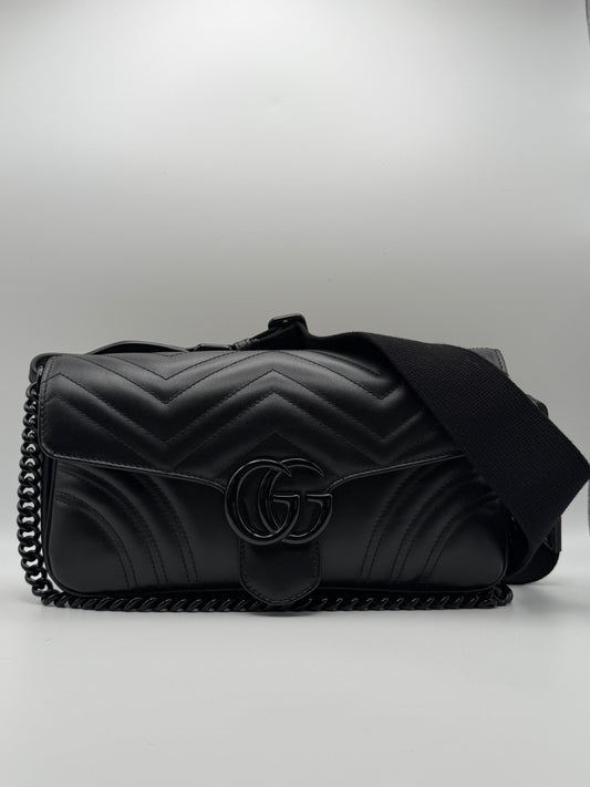 Borsa Gucci GG Marmont a spalla in pelle nera matelassé