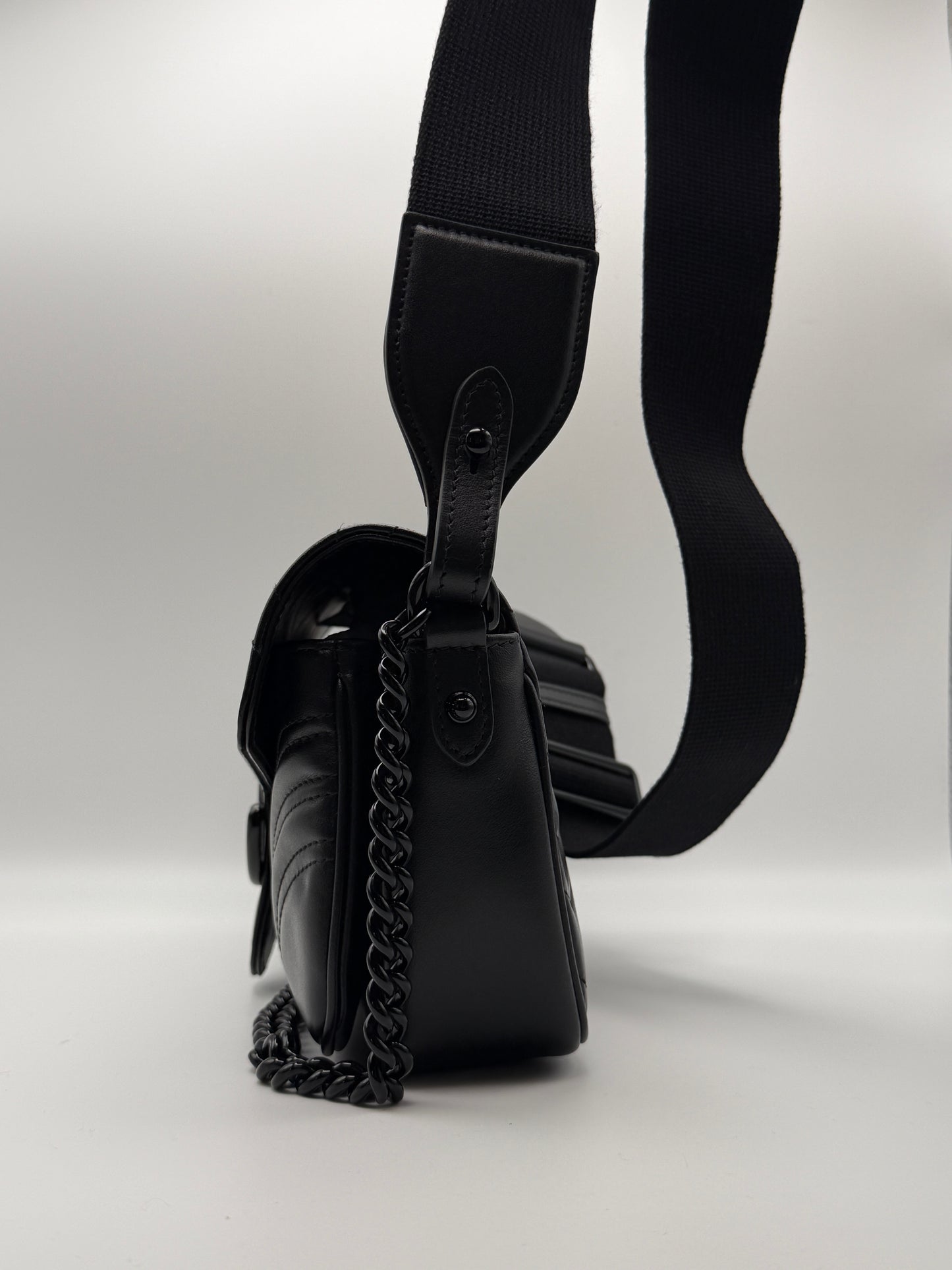 Gucci GG Marmont Shoulder Bag nera in pelle