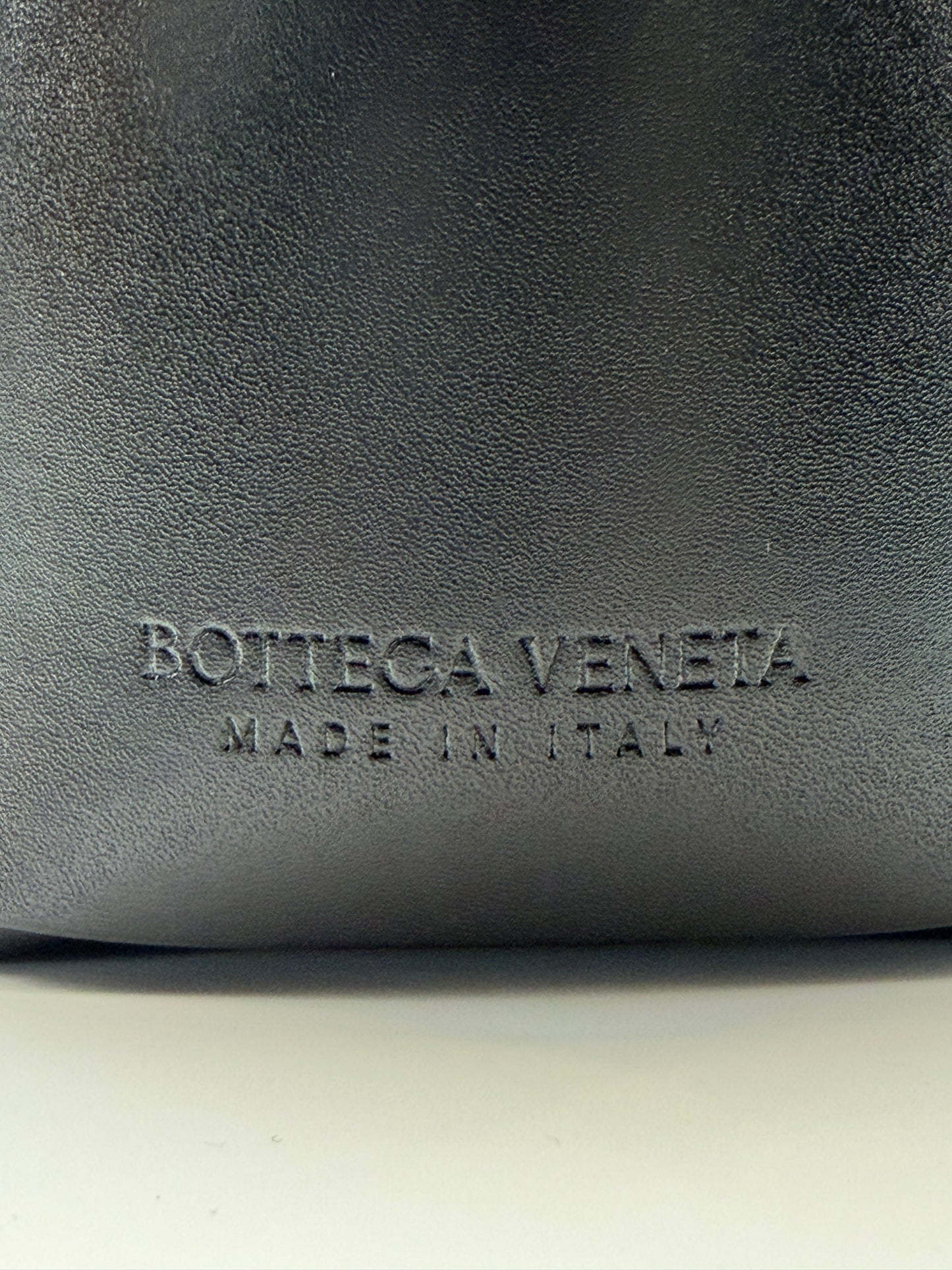 Bottega Veneta Cassette nera in pelle Intreccio maxi