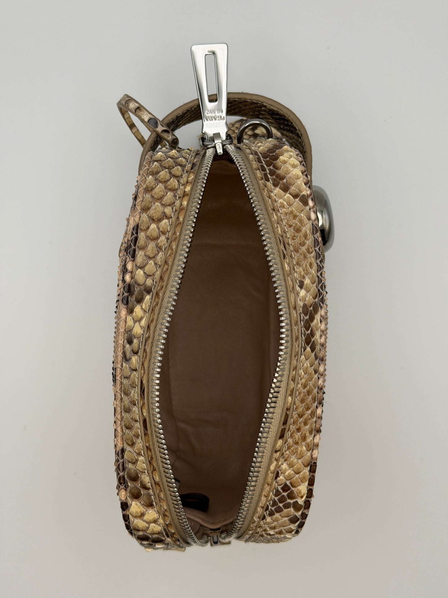 Prada Python Camera Bag in pelle di pitone naturale